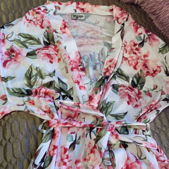 Show Me Your MuMu Pink Roses Intimate Robe - Picture 10 of 14